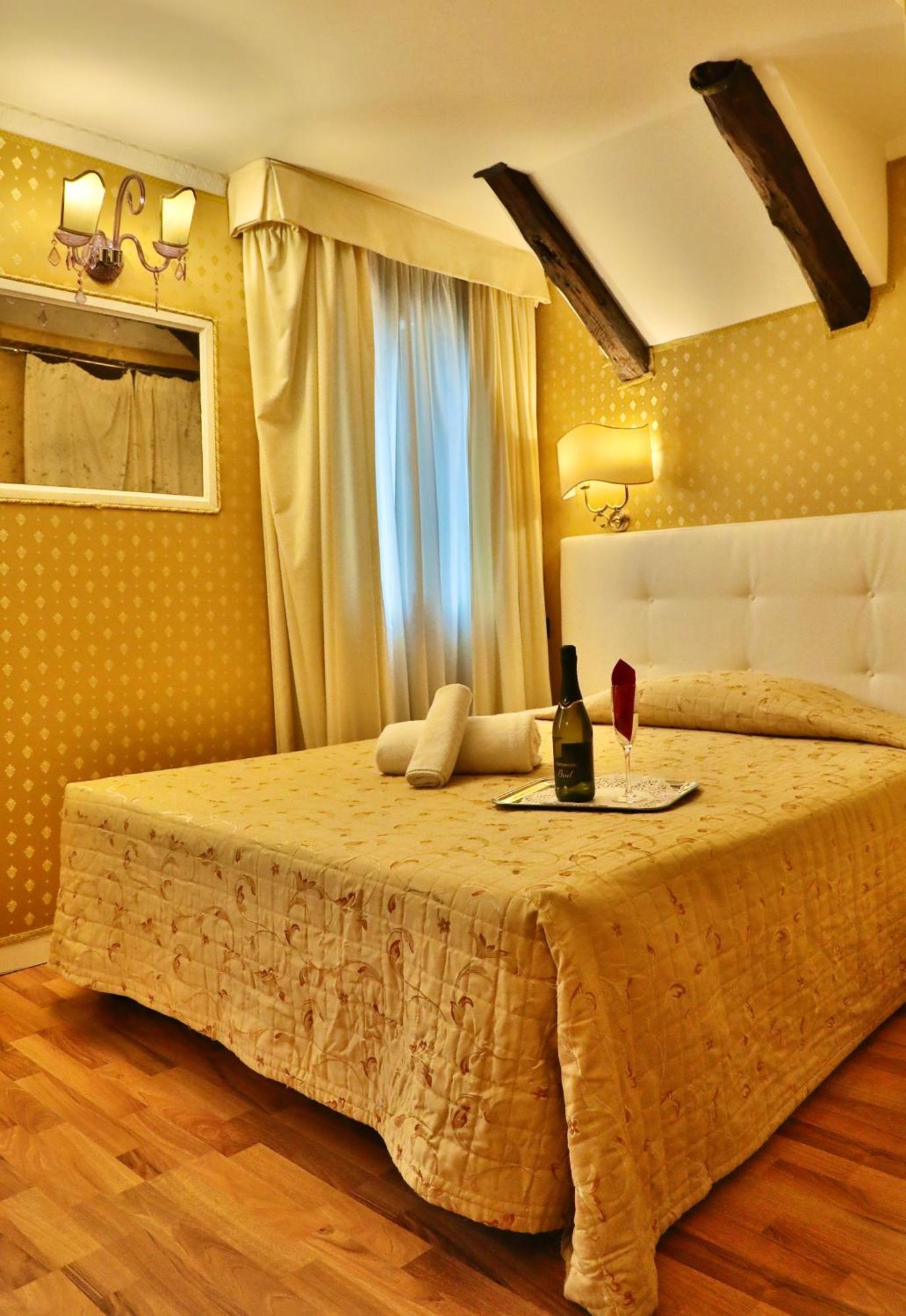 Hotel Noemi Venezia Esterno foto