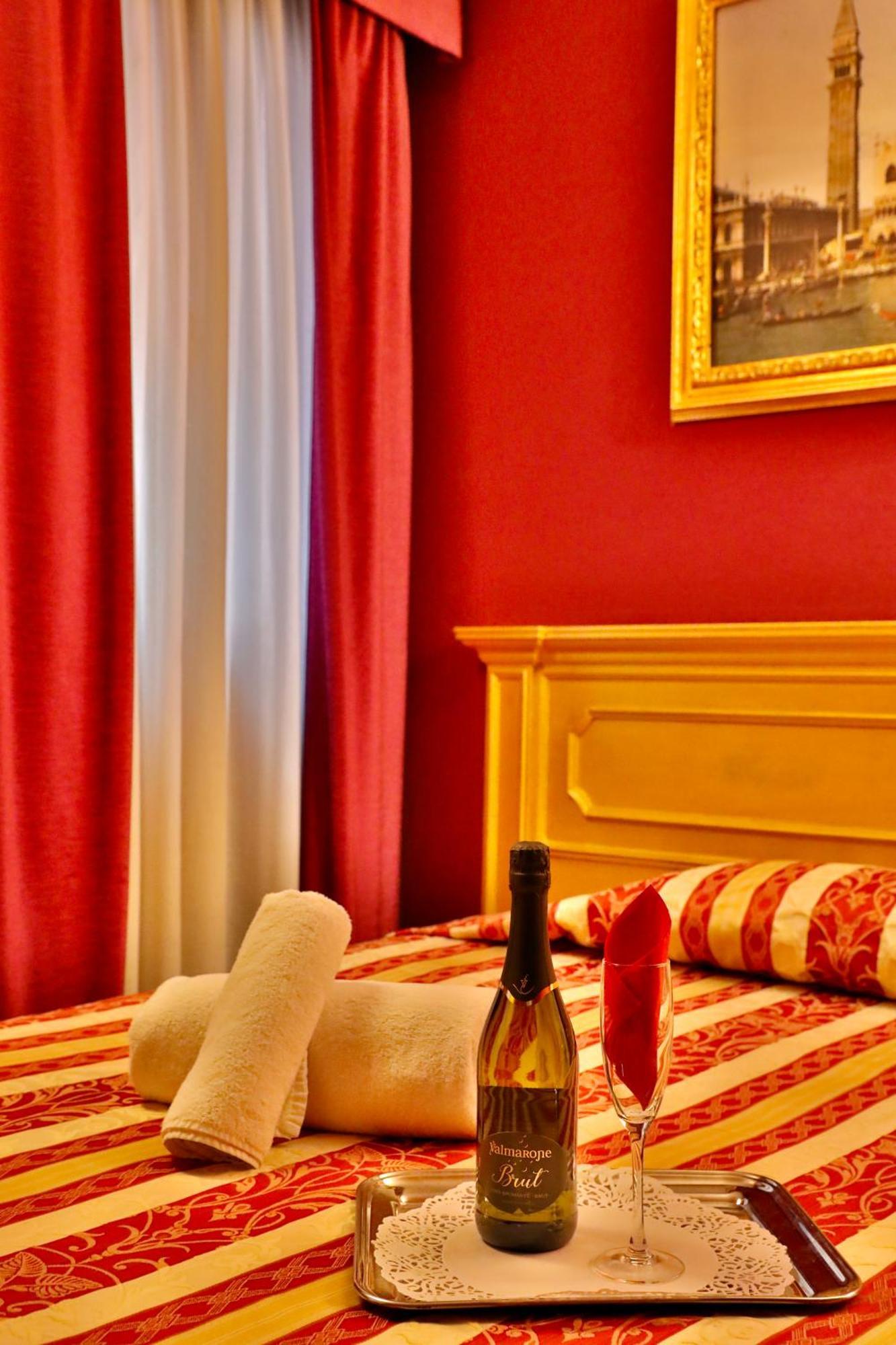 Hotel Noemi Venezia Esterno foto