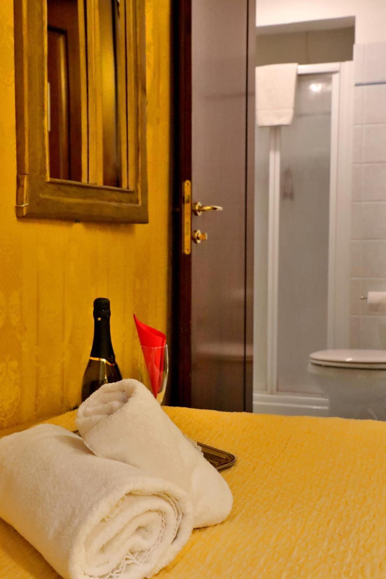 Hotel Noemi Venezia Esterno foto
