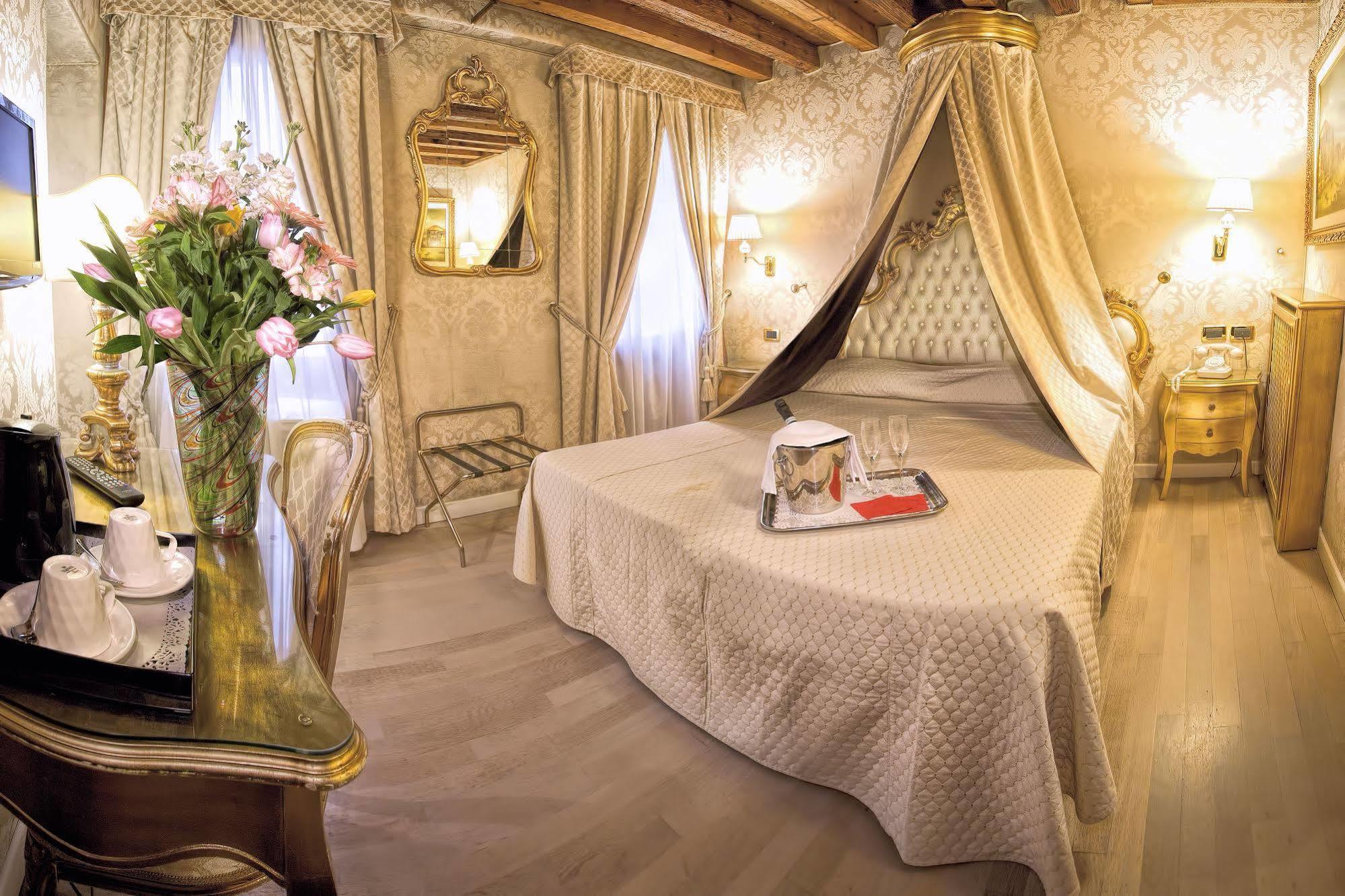 Hotel Noemi Venezia Esterno foto