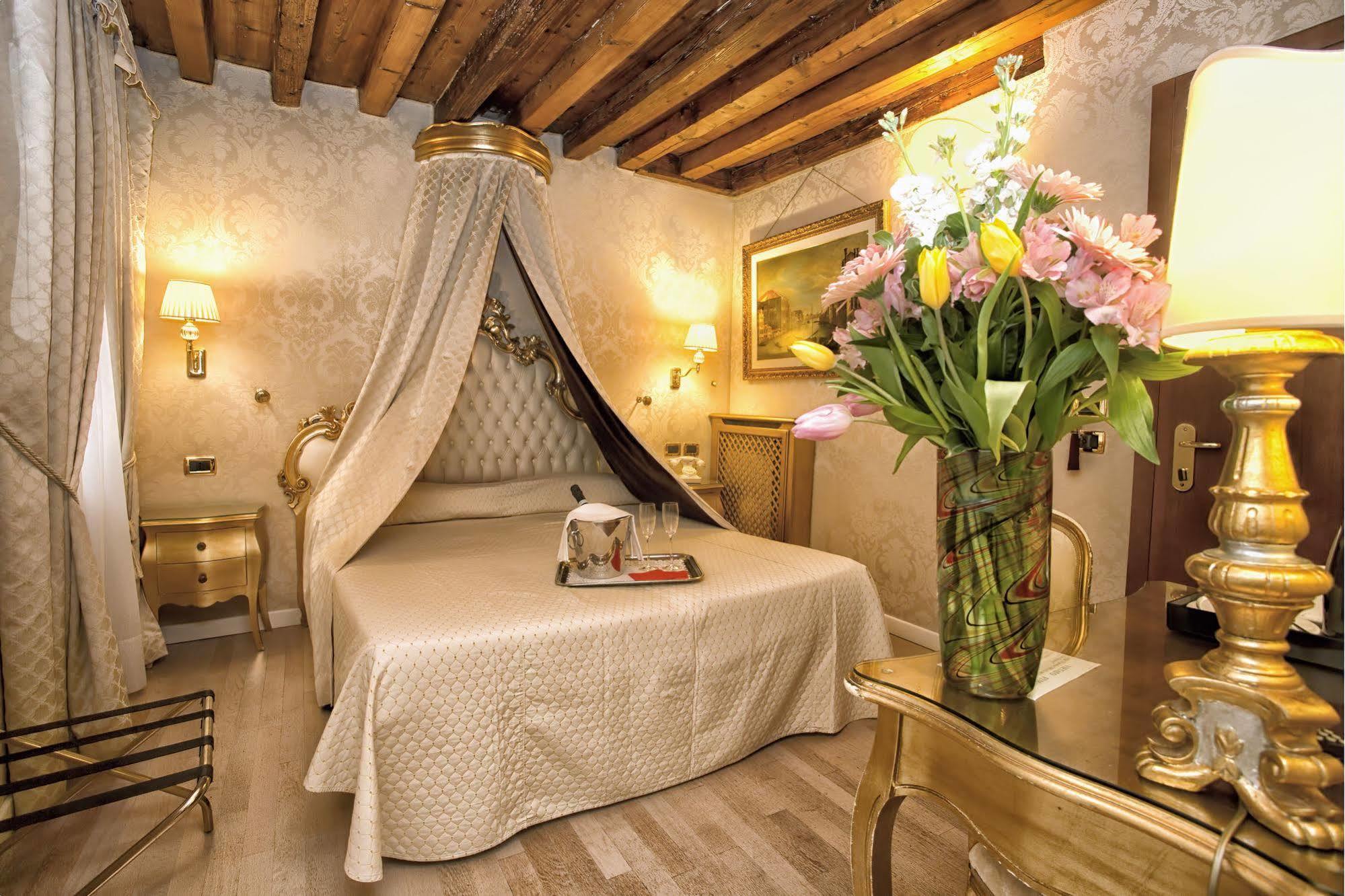 Hotel Noemi Venezia Esterno foto