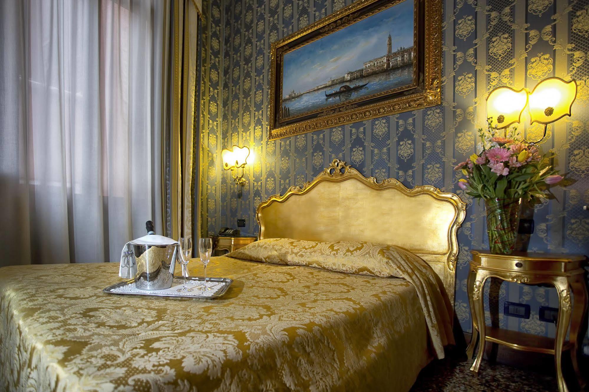 Hotel Noemi Venezia Esterno foto